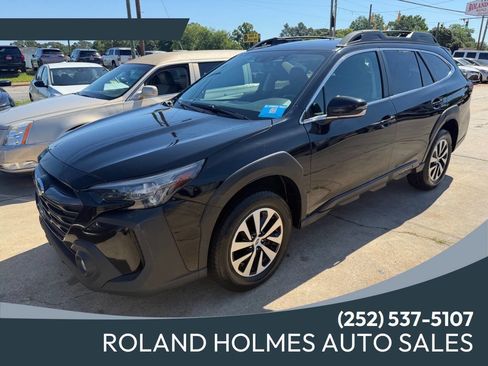 Used 2023 Subaru Outback Premium AWD/4WD image 1