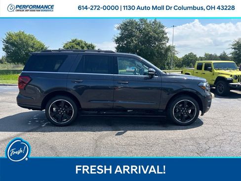 Used 2024 Ford Expedition Limited AWD/4WD image 3