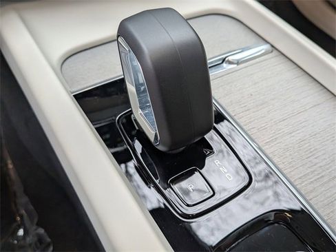 Certified 2023 Volvo S60 B5 Plus w/ Climate Package image 18