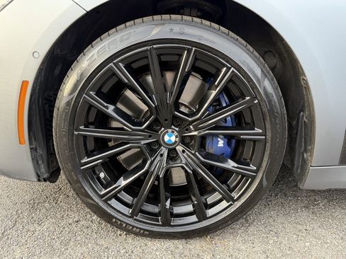 Used 2022 BMW 750i xDrive w/ Executive Package image 11