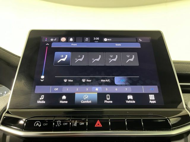 Used 2023 Jeep Compass Latitude AWD/4WD image 29
