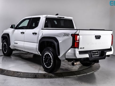 Used 2024 Toyota Tacoma TRD Off-Road AWD/4WD image 4