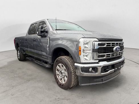 Used 2024 Ford F250 XLT image 4