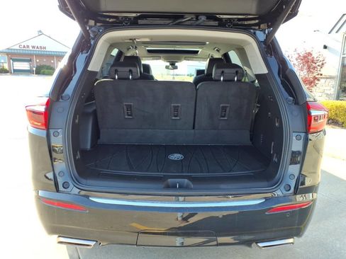 Used 2020 Buick Enclave Avenir w/ Avenir Technology Package image 25