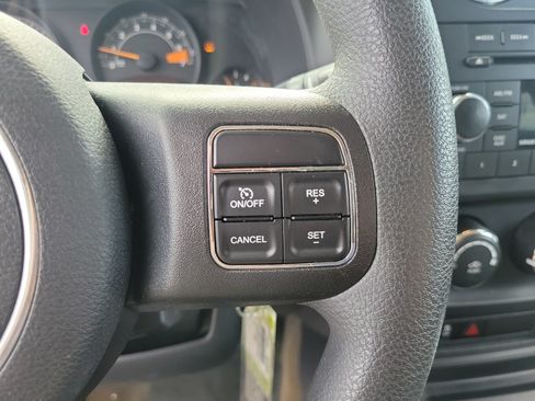 Used 2016 Jeep Patriot Sport w/ Power Value Group FWD image 19