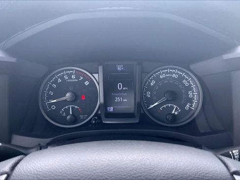 Used 2023 Toyota Tacoma TRD Off-Road w/ TRD Premium Off Road Package AWD/4WD image 25