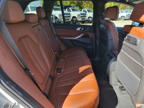 Used 2024 BMW X5 xDrive40i w/ Premium Package image 18