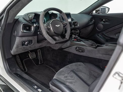 Used 2023 Aston Martin V8 Vantage Coupe RWD image 63