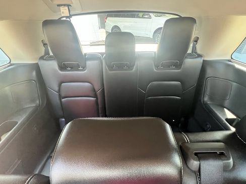 Used 2025 Nissan Pathfinder SL FWD image 35