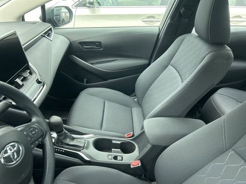 Used 2023 Toyota Corolla LE FWD image 9