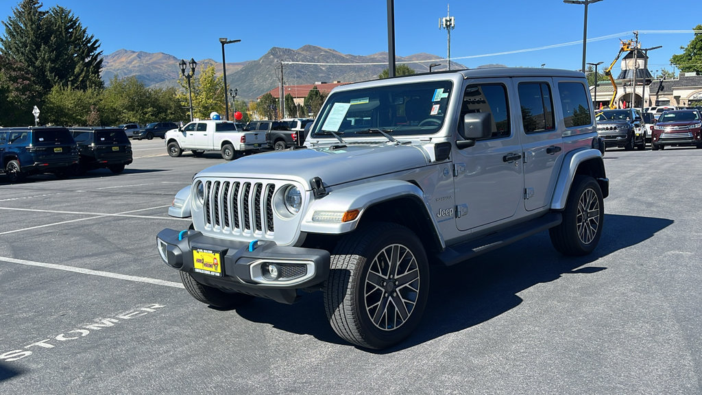 Used 2023 Jeep Wrangler Unlimited Sahara w/ Cold Weather Group AWD/4WD image 7