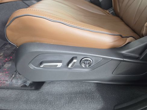 Used 2025 Acura MDX SH-AWD w/ Advance Package image 17