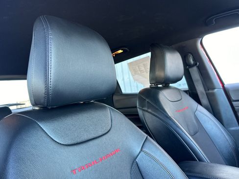Used 2025 Jeep Compass Trailhawk AWD/4WD image 18