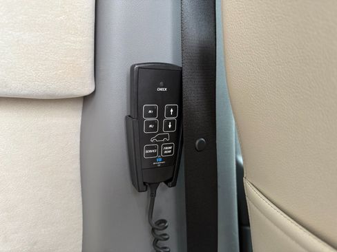 Used 2017 Mercedes-Benz Sprinter 3500 image 33