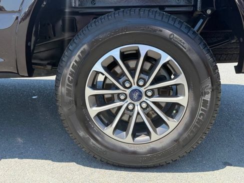 Used 2019 Ford F150 XLT w/ Equipment Group 302A Luxury AWD/4WD image 11