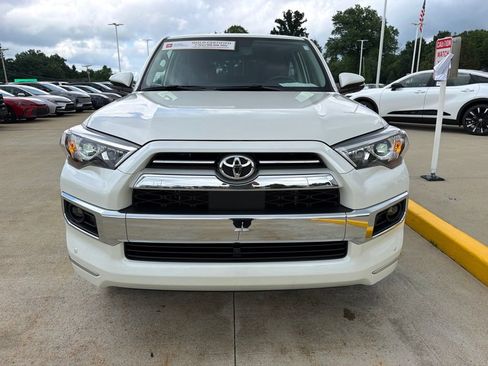 Used 2023 Toyota 4Runner Limited AWD/4WD image 2