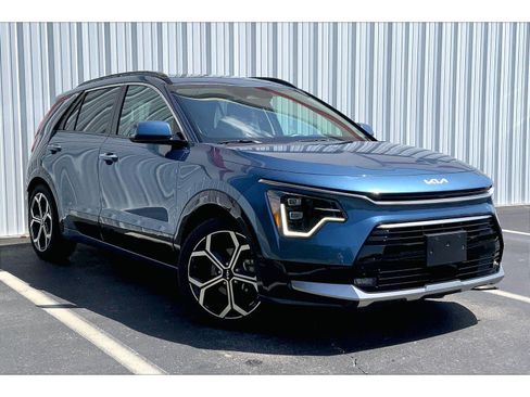 Used 2023 Kia Niro SX Touring FWD image 32