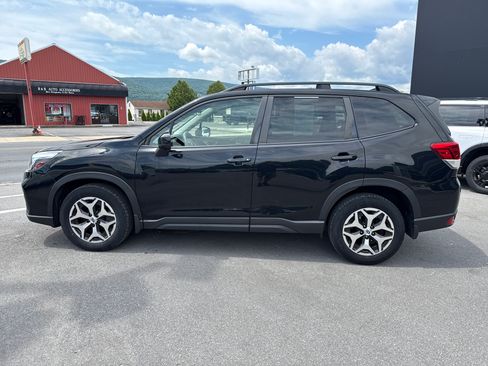 Used 2020 Subaru Forester Premium AWD/4WD image 12