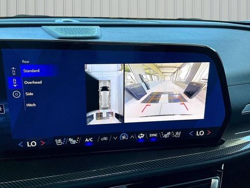 Used 2025 Chevrolet Traverse High Country AWD/4WD image 10