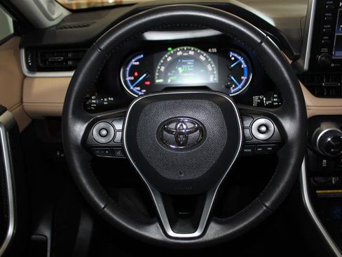 Used 2020 Toyota RAV4 Limited AWD/4WD image 14