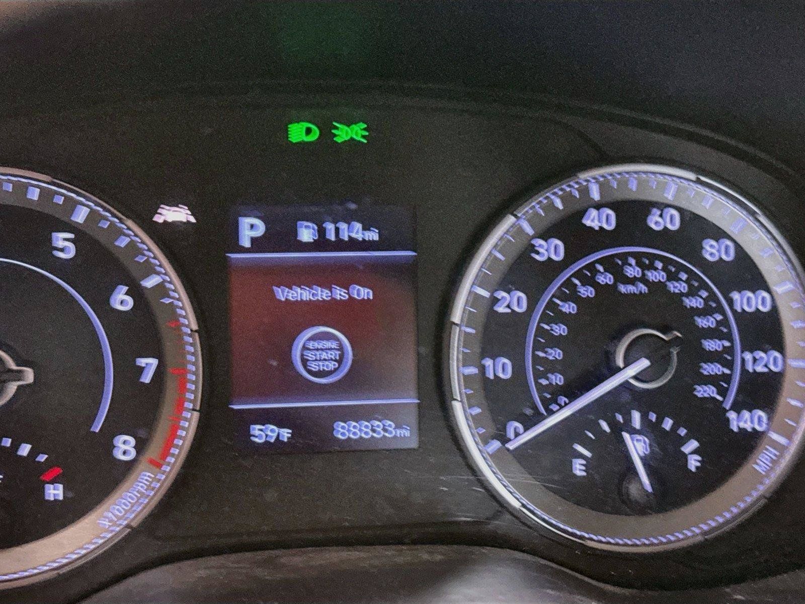 Used 2022 Hyundai Venue Limited w/ Cargo Package FWD image 3