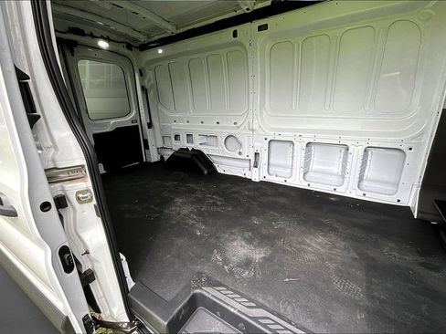 New 2024 Ford Transit 250 148 Medium Roof w/ Exterior Upgrade Package RWD image 10