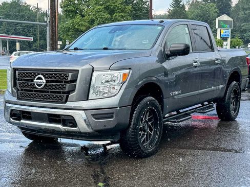 Used 2021 Nissan Titan SV w/ SV Convenience Package AWD/4WD image 7