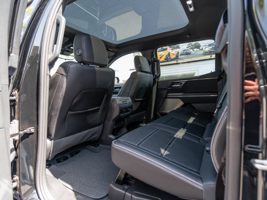 Used 2025 GMC Sierra EV Denali AWD/4WD image 23