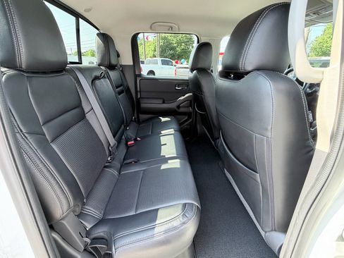 Used 2023 Nissan Frontier SV w/ SV Convenience Package RWD image 26