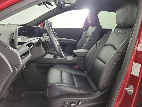 Certified 2024 Cadillac XT4 Premium Luxury image 17