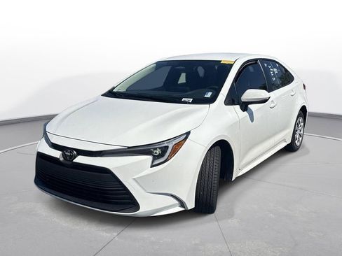 Used 2026 Toyota Corolla LE FWD image 2