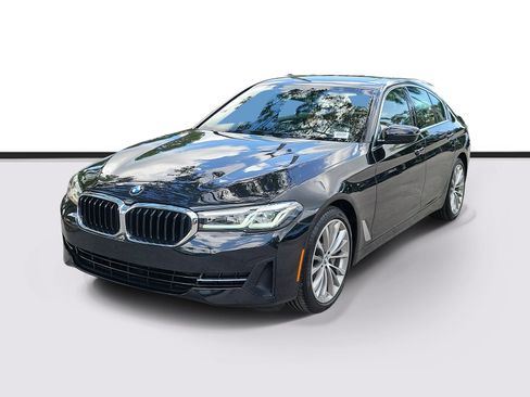 Certified 2023 BMW 530i w/ Premium Package RWD image 2