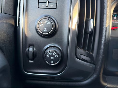 Used 2017 Chevrolet Silverado 1500 LT w/ Midnight Edition image 22