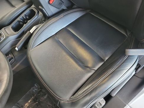 Used 2022 Jeep Wrangler Unlimited Rubicon w/ Xtreme Recon 35" Tire Package image 18