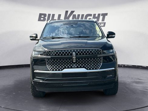 Used 2025 Lincoln Navigator Reserve AWD/4WD image 8