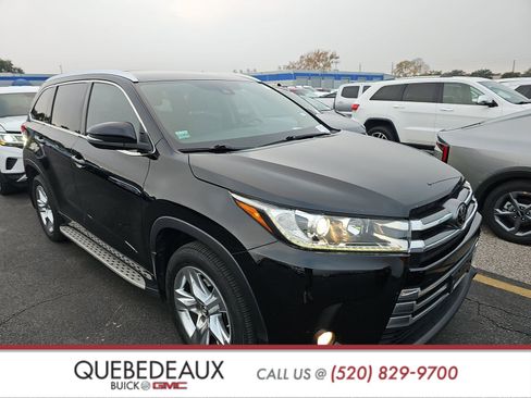 Used 2017 Toyota Highlander Limited image 3