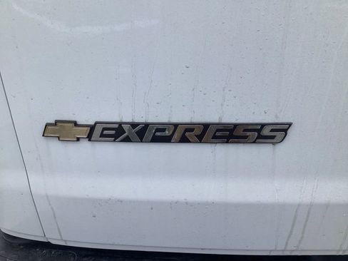 New 2025 Chevrolet Express 2500 RWD image 15