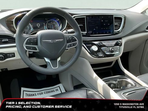 Used 2024 Chrysler Pacifica Limited FWD image 23