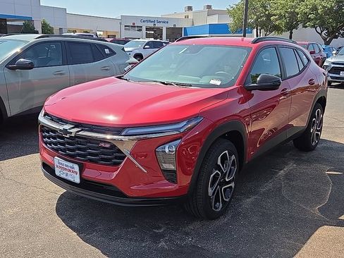 New 2026 Chevrolet Trax RS w/ Driver Confidence Package FWD image 1