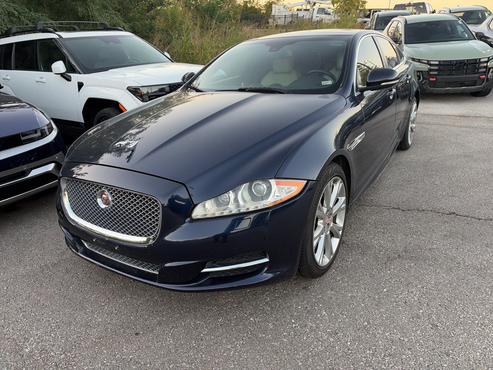 Used 2015 Jaguar XJ RWD image 1