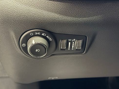 New 2026 Jeep Compass Latitude image 23