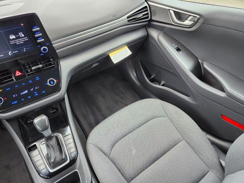Used 2021 Hyundai Ioniq SE image 15