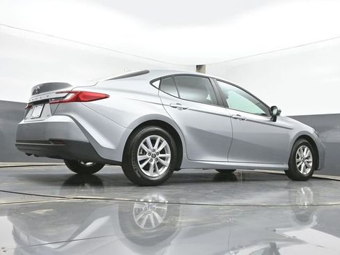 Used 2025 Toyota Camry LE FWD image 43