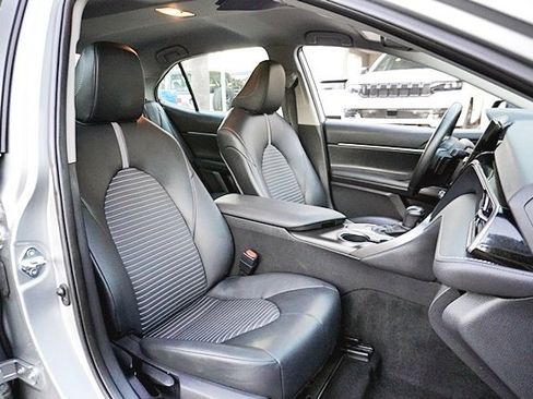 Used 2024 Toyota Camry SE image 12