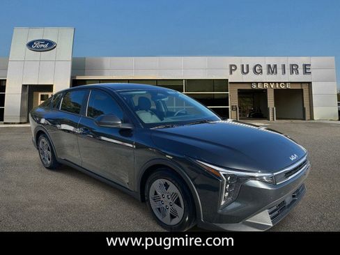 Used 2025 Kia K4 LX image 1