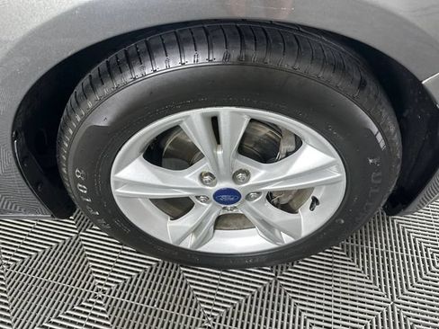 Used 2014 Ford Focus SE FWD image 12