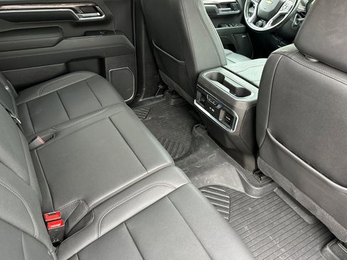 Used 2024 Chevrolet Silverado 2500 LTZ w/ LTZ Premium Package image 17