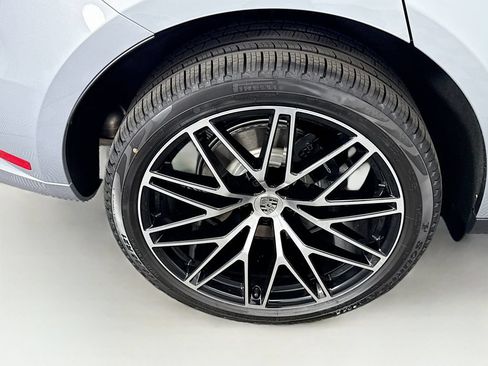 Used 2026 Porsche Macan AWD/4WD image 34