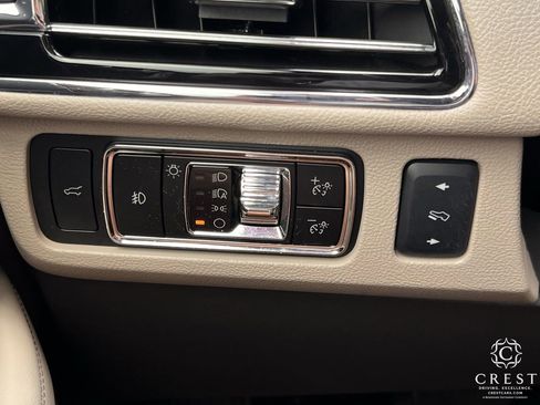 Used 2024 Lincoln Navigator Premiere AWD/4WD image 22
