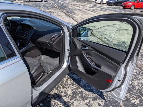 Used 2012 Ford Focus Titanium FWD image 13